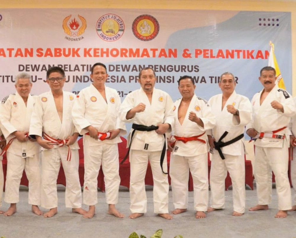 Sahat Tua Simanjuntak mendapat Kehormatan Sabuk Hitam DAN III dari Institute Jujitsu Indonesia